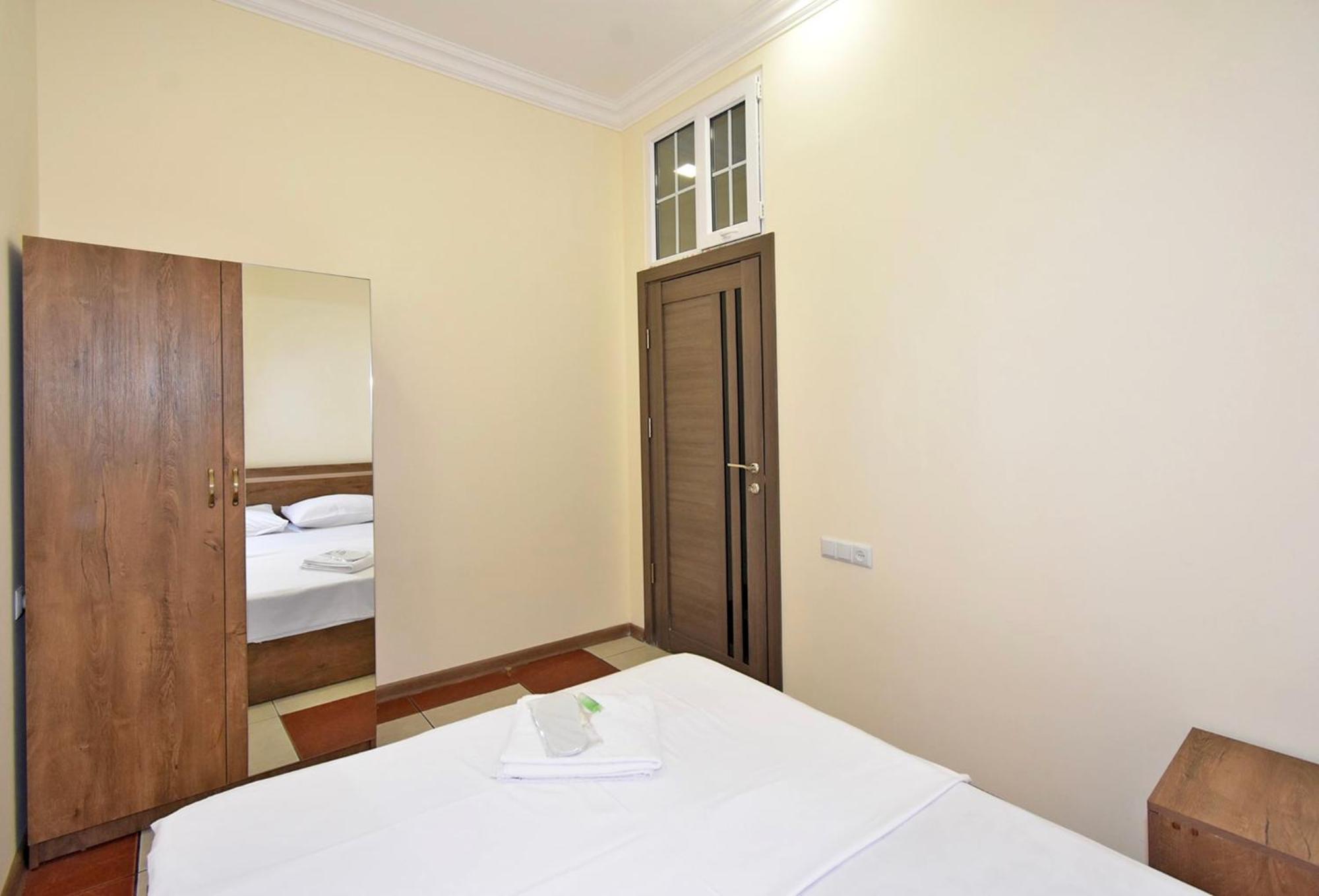 Hotel Costa Erevan Esterno foto
