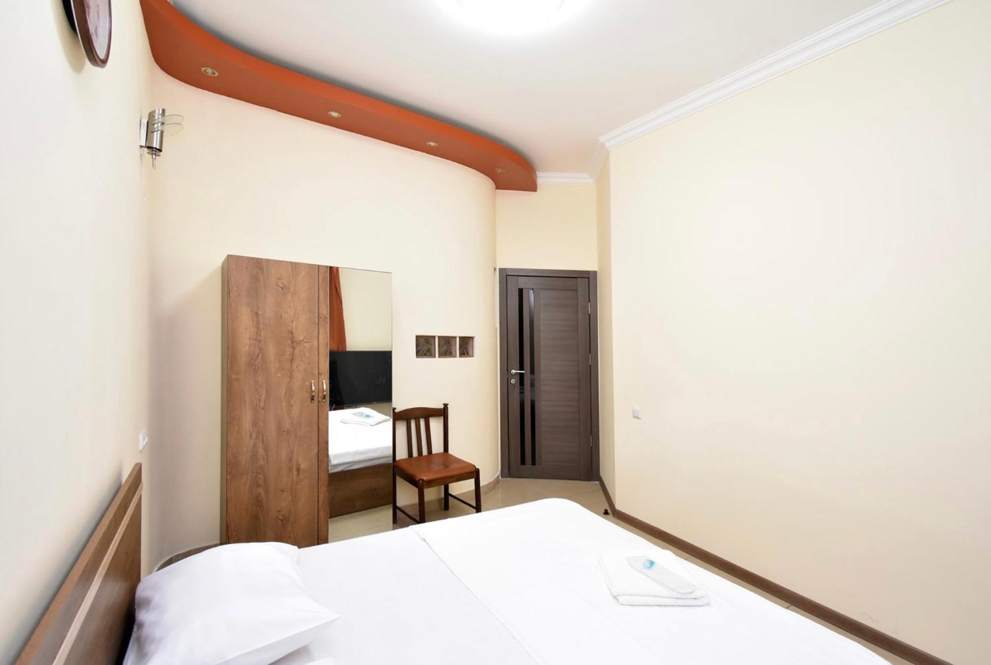 Hotel Costa Erevan Esterno foto