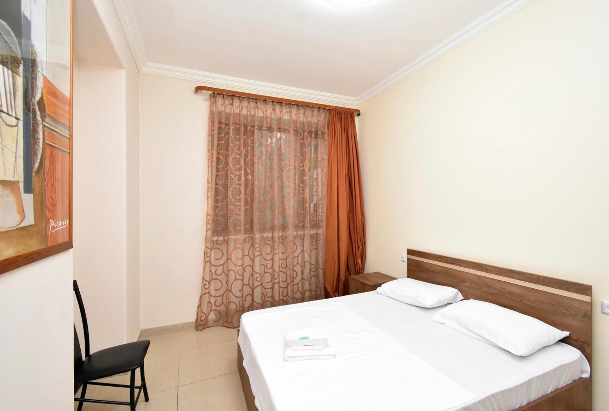 Hotel Costa Erevan Esterno foto