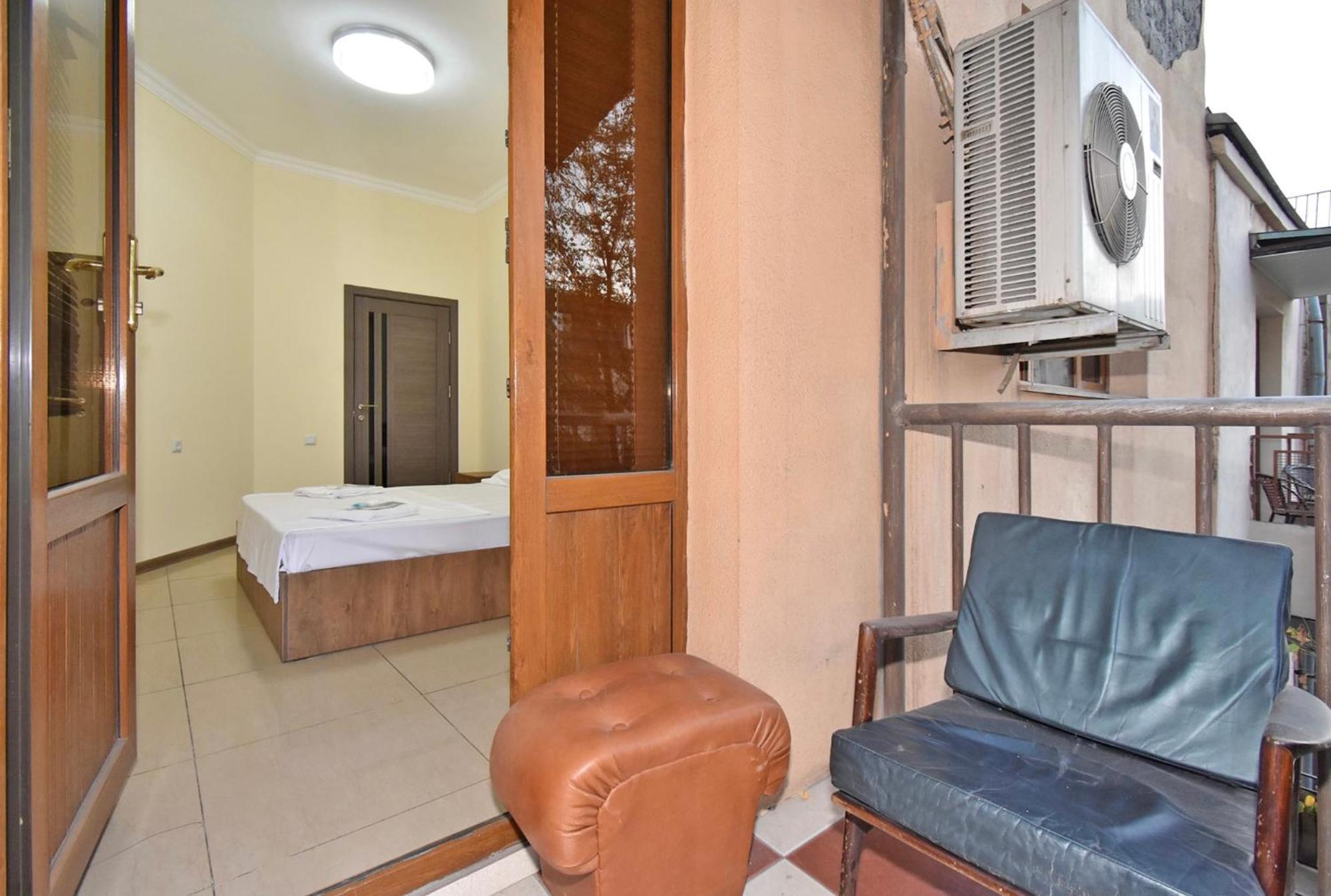 Hotel Costa Erevan Esterno foto