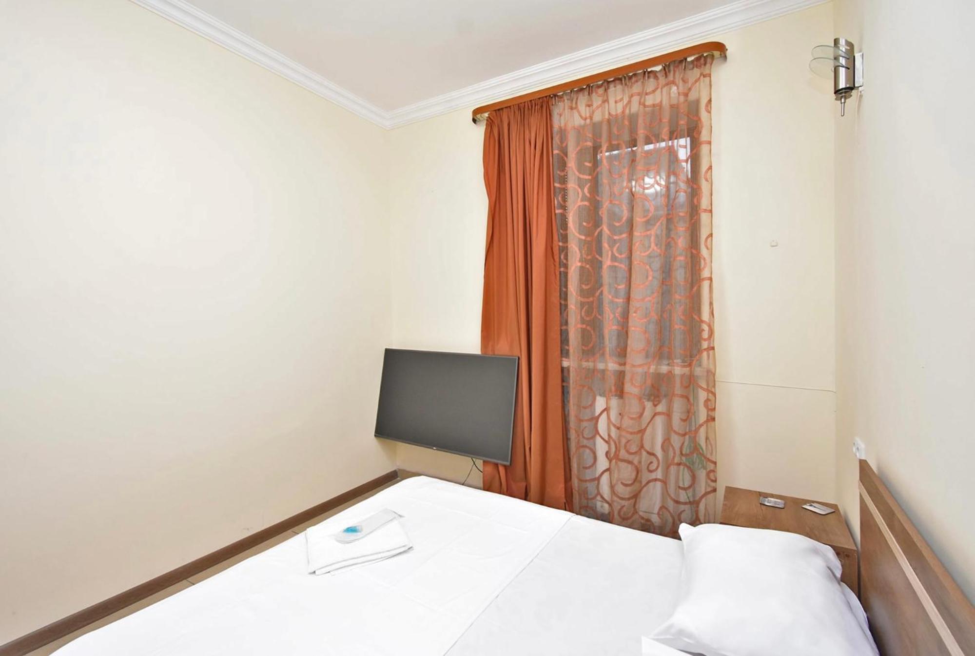 Hotel Costa Erevan Esterno foto