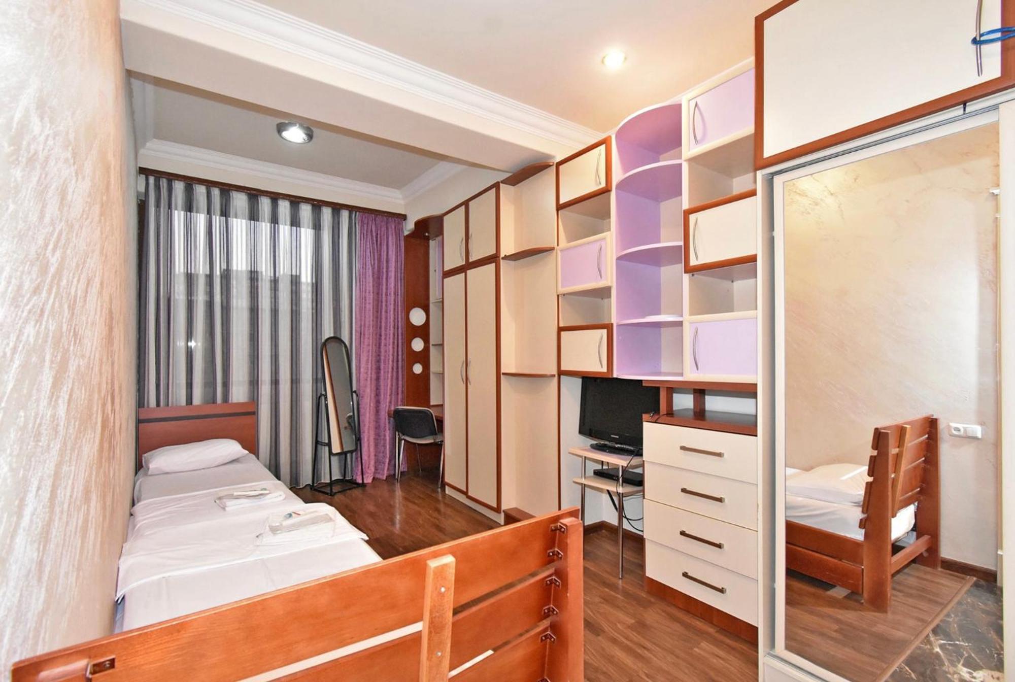 Hotel Costa Erevan Esterno foto