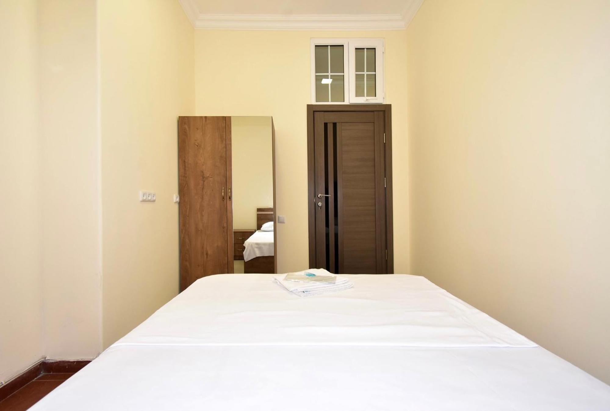Hotel Costa Erevan Esterno foto