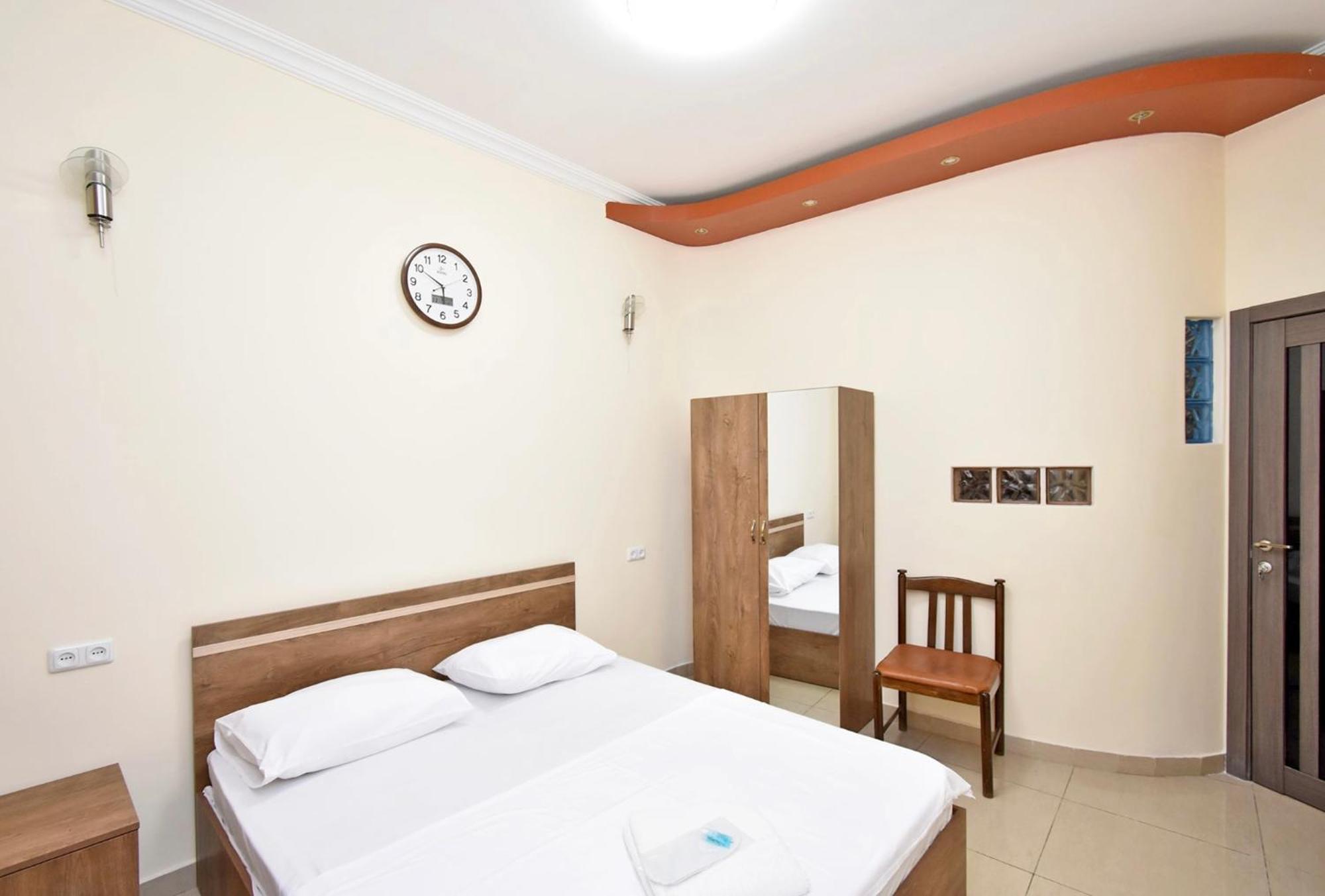 Hotel Costa Erevan Esterno foto