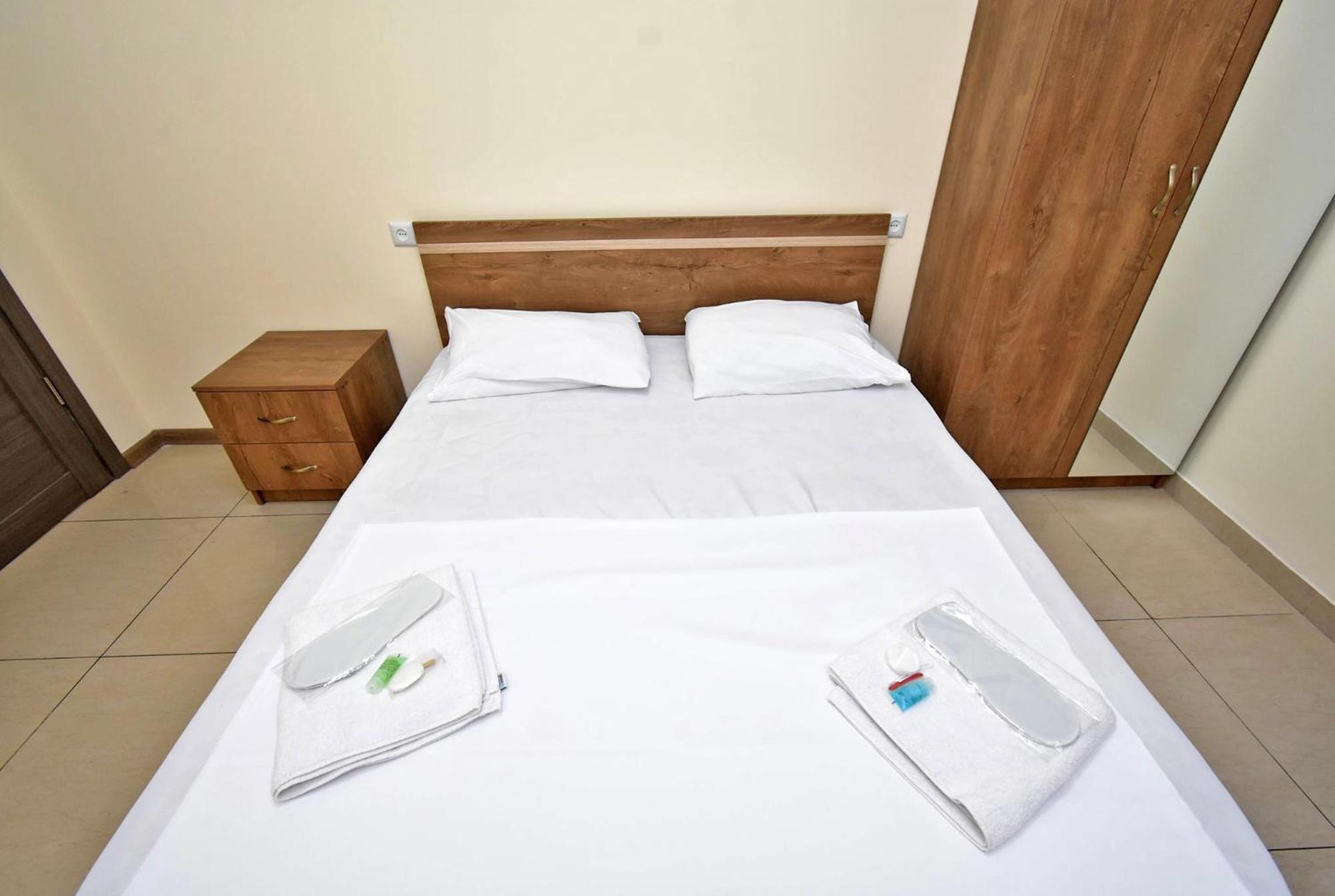 Hotel Costa Erevan Esterno foto