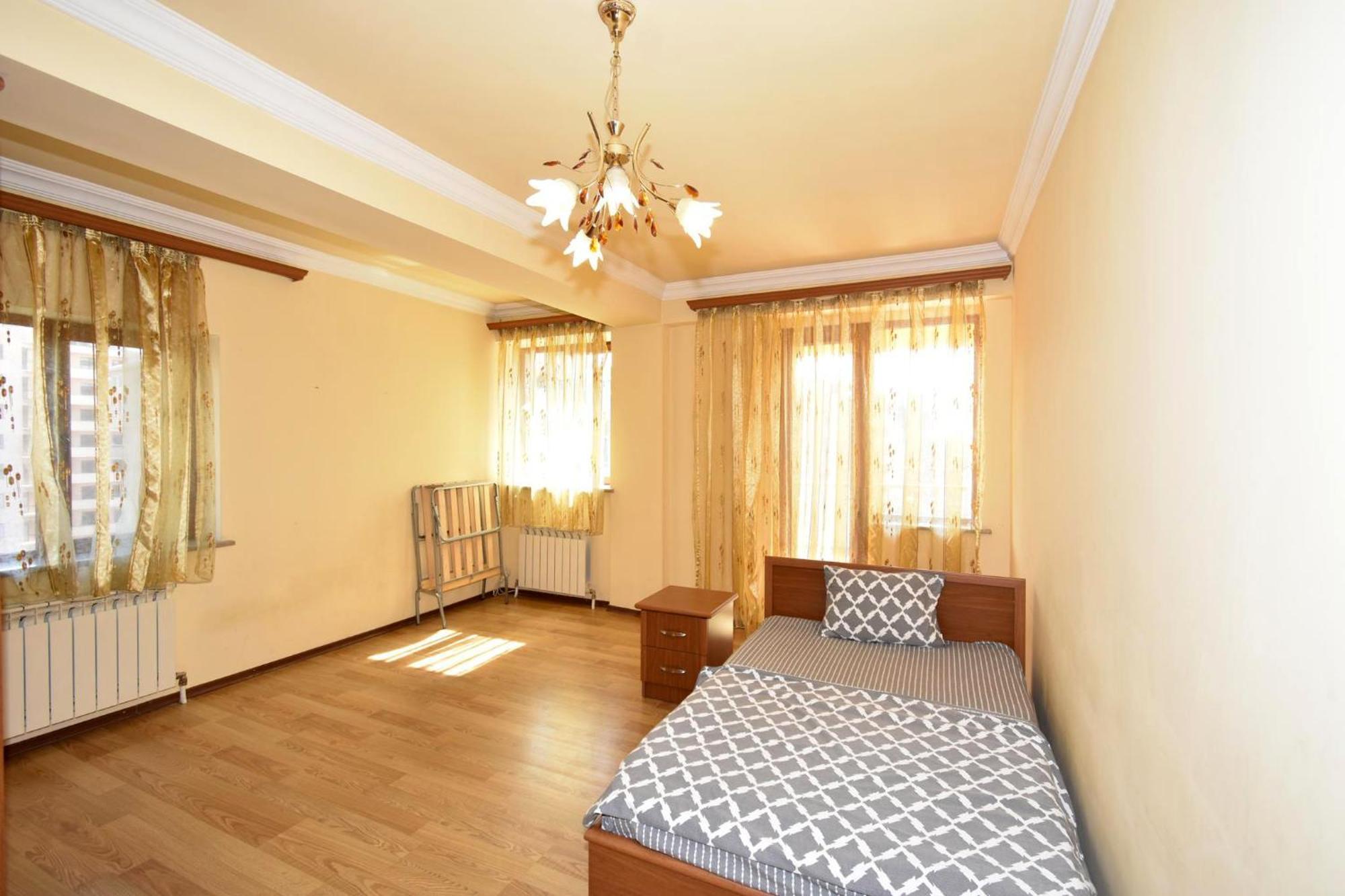 Hotel Costa Erevan Esterno foto